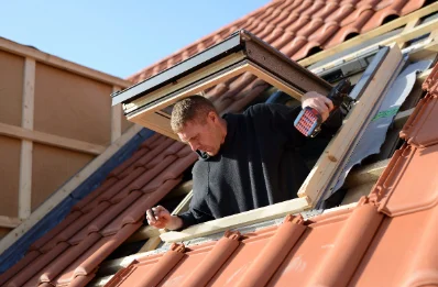 Pose de fenêtres de toit Velux à Hotot-en-Auge